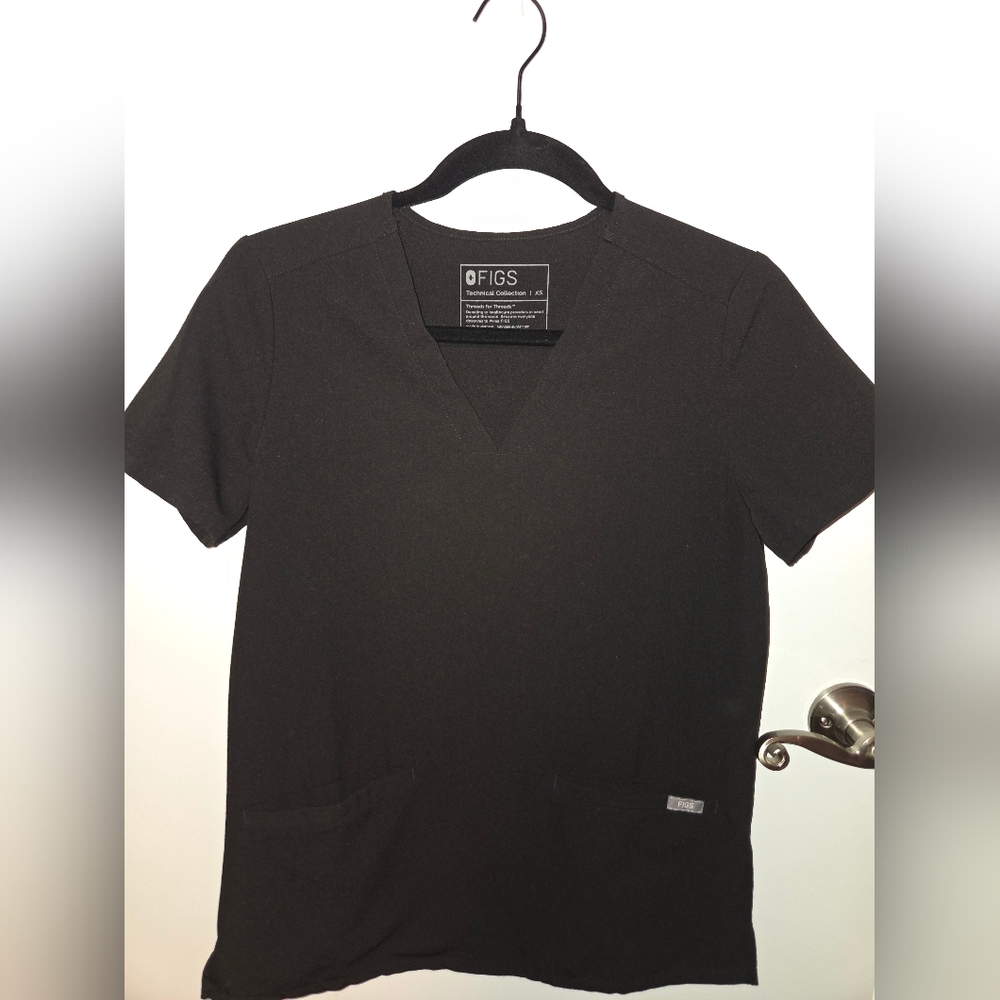 Figs Black V-Neck Pocket Scrub Top